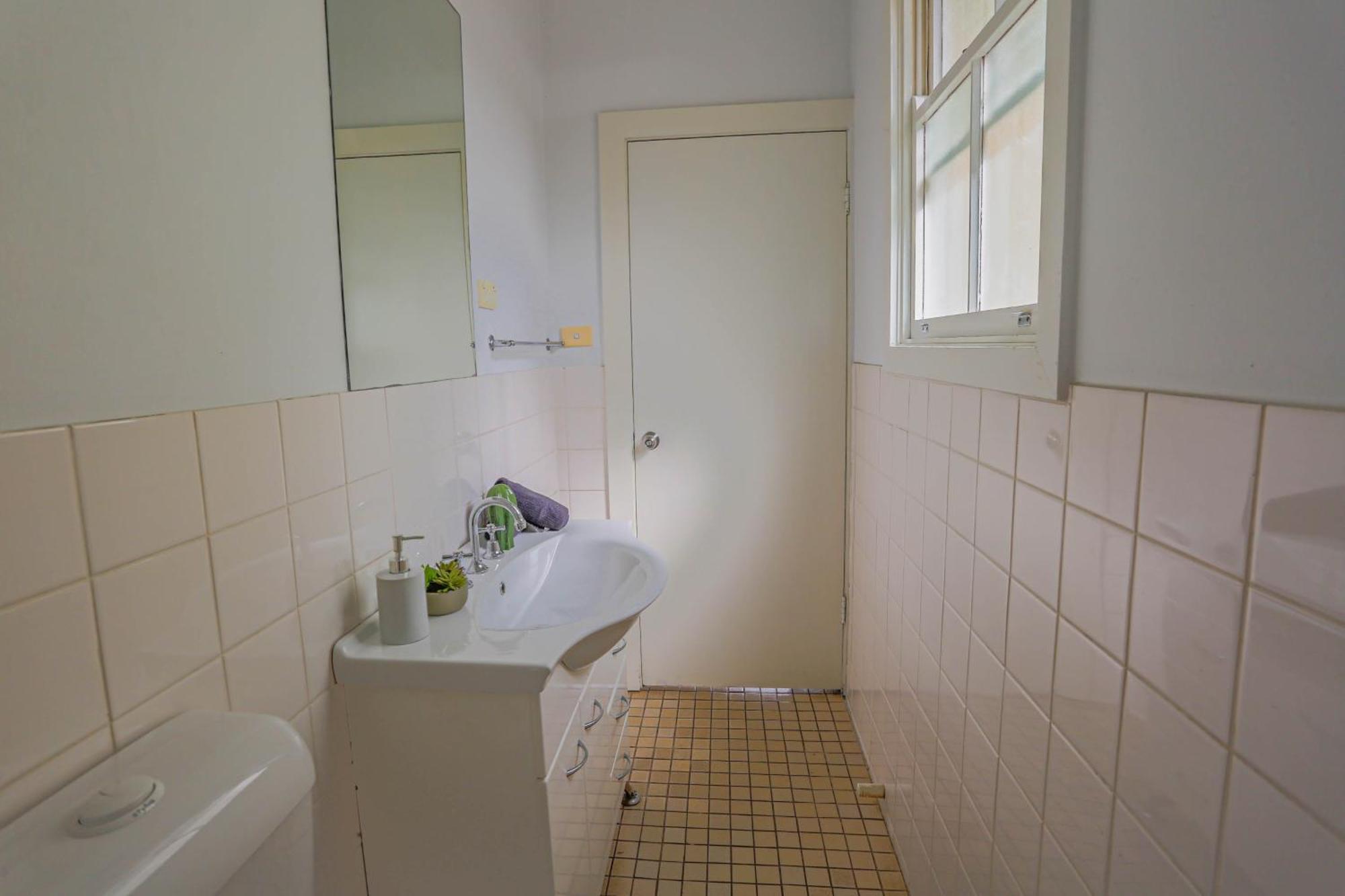 Elegant 2 Bedroom On The Edge Of Downtown Dowling St Holiday home Sydney